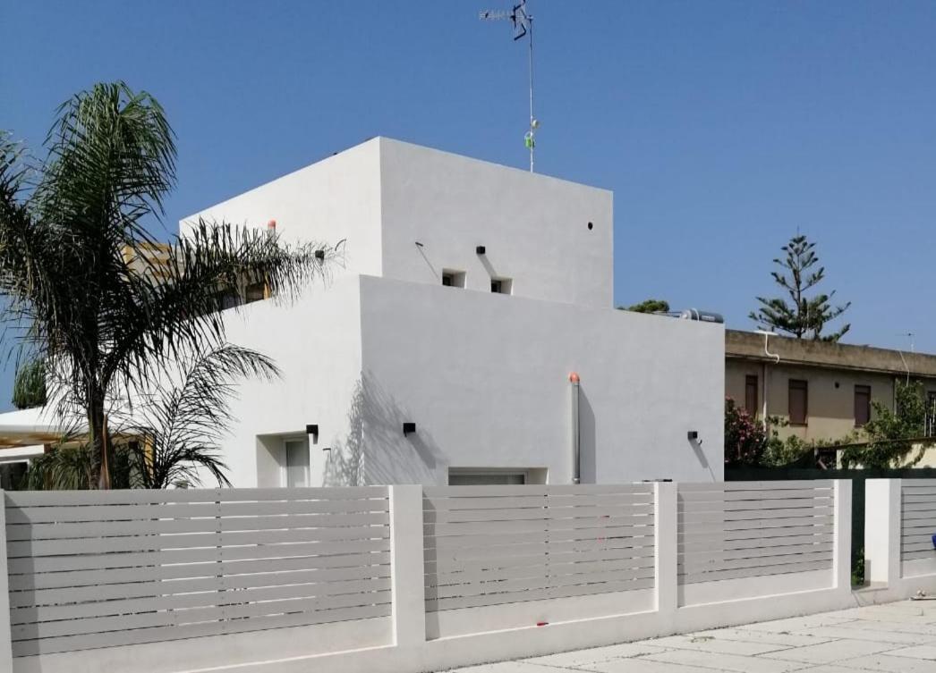 Monolocale Azhar Beach, Lido Fiori Apartment Menfi Luaran gambar